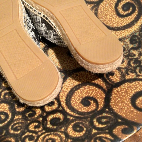 Tory Burch Max snake print espadrille mules - Picture 11 of 11
